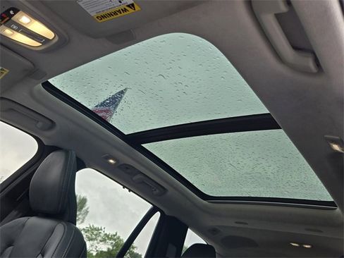 Used 2023 Volvo XC90 T8 Ultimate w/ Lounge Package image 20