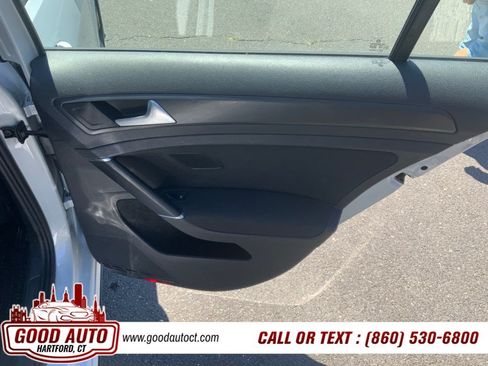 Used 2018 Volkswagen GTI SE FWD image 10