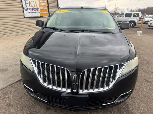Used 2011 Lincoln MKX AWD w/ Sight & Sound Pkg image 2