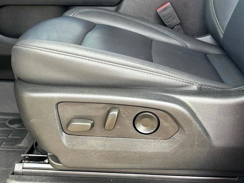 Used 2024 Chevrolet Suburban Z71 w/ Luxury Package image 17