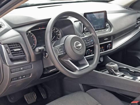 Used 2024 Nissan Rogue SV FWD image 13