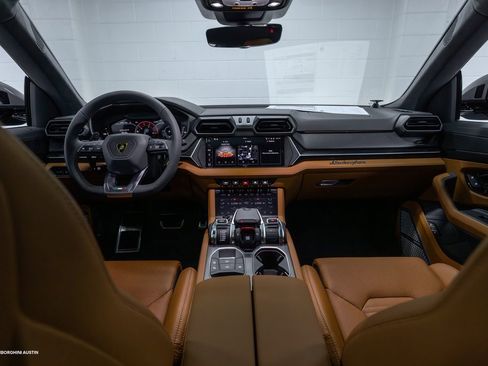 New 2025 Lamborghini Urus SE image 2