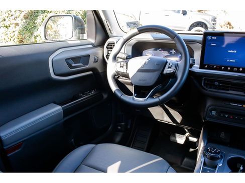 Used 2025 Ford Bronco Sport Badlands image 13