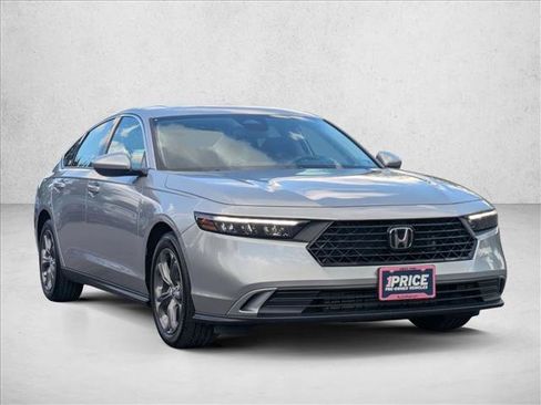 Certified 2023 Honda Accord EX image 3