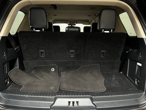 Used 2024 Ford Expedition XLT image 28