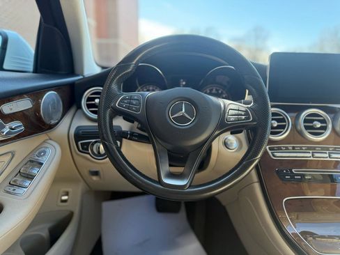 Used 2017 Mercedes-Benz GLC 300 4MATIC image 29