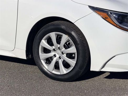 Used 2024 Toyota Corolla LE image 9