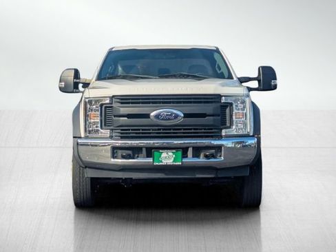 Used 2017 Ford F550 2WD Regular Cab Super Duty image 2