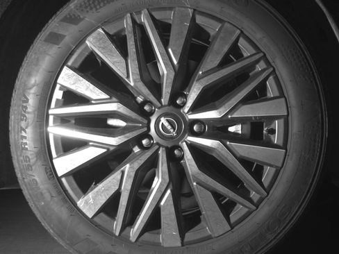 Used 2025 Nissan Altima 2.5 SV FWD image 13