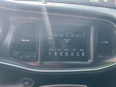 Used 2022 Dodge Challenger SXT w/ Driver Convenience Group image 21