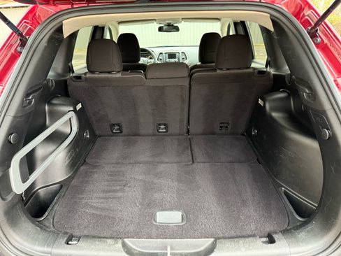 Used 2017 Jeep Cherokee Sport image 27