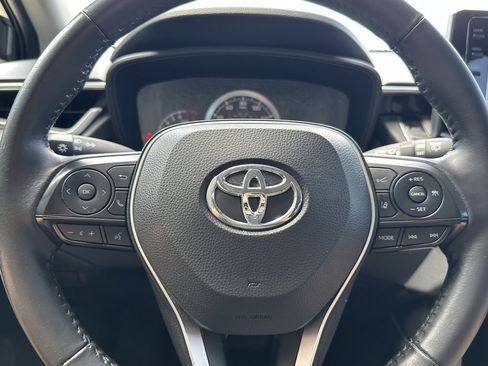 Used 2022 Toyota Corolla Cross LE AWD/4WD image 24
