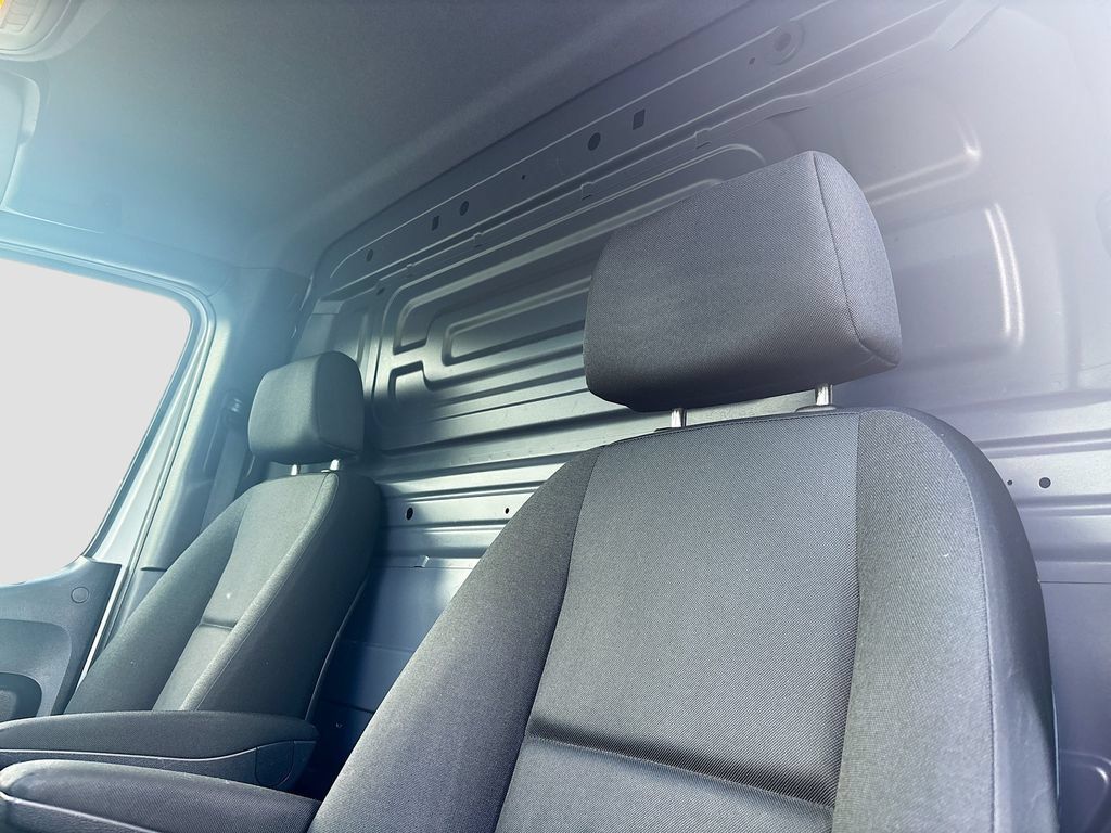 Used 2021 Mercedes-Benz Sprinter 1500 image 38