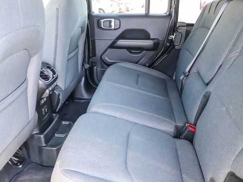 Used 2024 Jeep Wrangler Unlimited Sahara AWD/4WD image 18