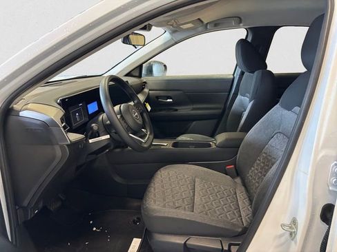 New 2026 Nissan Kicks SV image 9