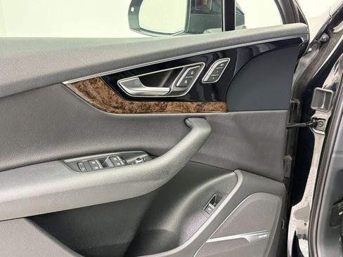 Used 2018 Audi Q7 3.0T Premium Plus w/ Premium Plus Package image 13