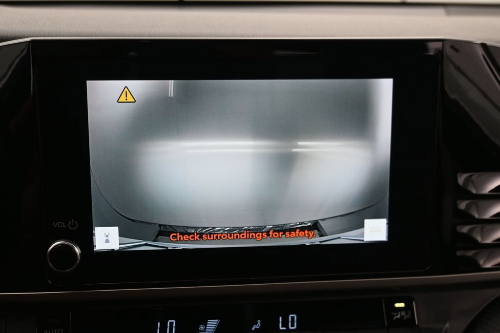 Used 2025 Toyota Camry SE FWD image 14