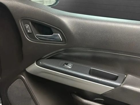 Used 2018 Chevrolet Colorado LT w/ LT Convenience Package RWD image 17