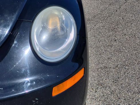 Used 2007 Volkswagen Beetle Convertible w/ Package 1 FWD image 11