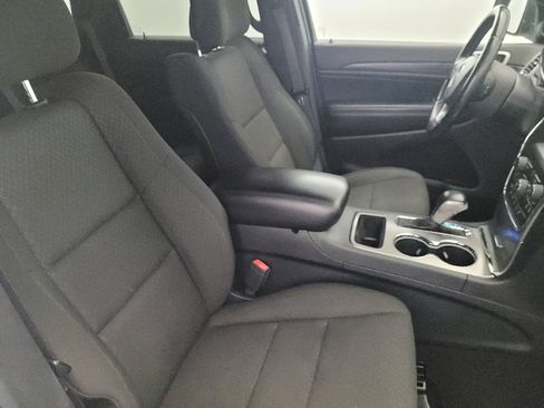 Used 2020 Jeep Grand Cherokee Laredo image 21