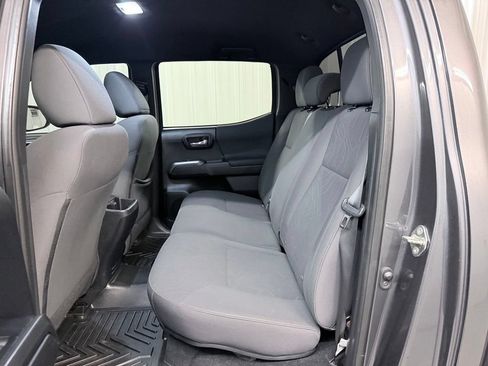 Used 2019 Toyota Tacoma TRD Off-Road w/ Technology Package AWD/4WD image 28