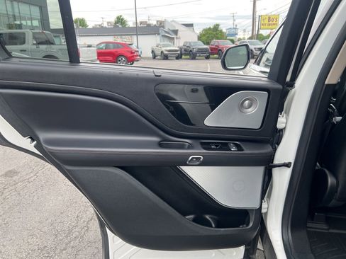 Used 2021 Lincoln Aviator Reserve w/ Equipment Group 202A AWD/4WD image 43