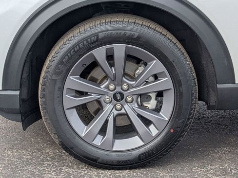 New 2025 Ford Explorer Active w/ Active Comfort Package image 15