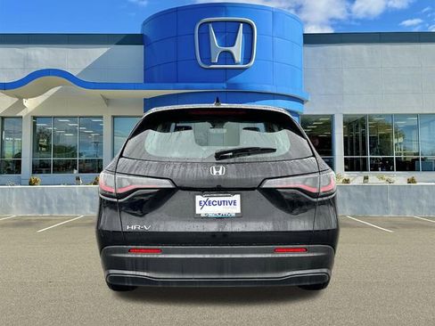 Used 2023 Honda HR-V LX image 3