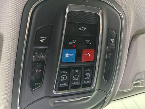 Used 2024 Jeep Grand Cherokee Limited 4xe AWD/4WD image 11
