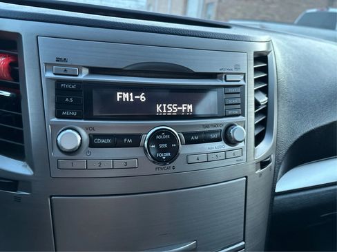 Used 2011 Subaru Outback 2.5i Premium image 16