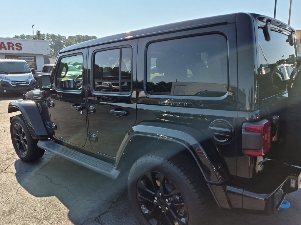 Used 2021 Jeep Wrangler Unlimited Sahara AWD/4WD image 3