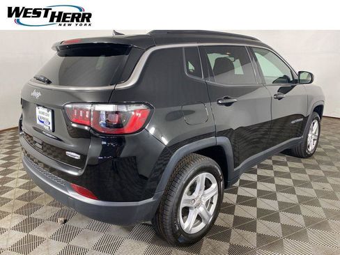 Used 2023 Jeep Compass Latitude w/ Convenience Group AWD/4WD image 22