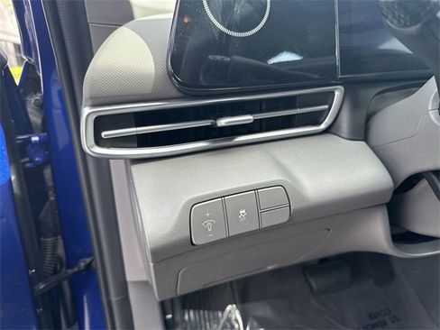 Used 2024 Hyundai Elantra SEL image 39