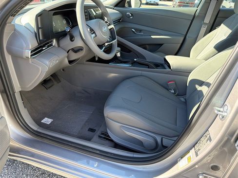 New 2026 Hyundai Elantra SE image 9