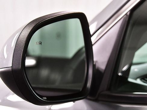 Used 2023 Buick Encore GX Select w/ Sport Touring Package FWD image 13