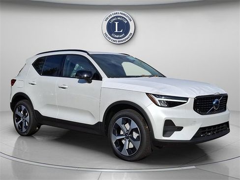 New 2026 Volvo XC40 B5 Core w/ Climate Package image 1