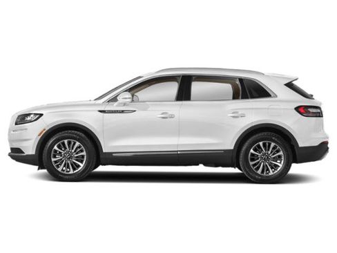 Used 2023 Lincoln Nautilus Reserve AWD/4WD image 2