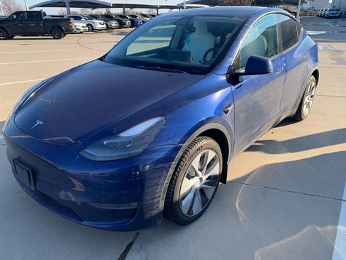 Used 2023 Tesla Model Y Long Range image 1