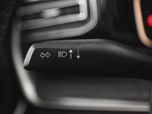 Used 2022 Jeep Wagoneer Series III image 23