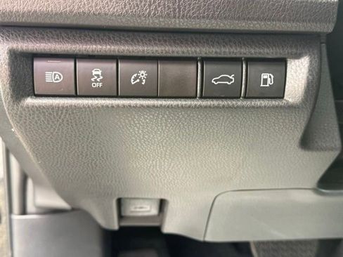 Used 2025 Toyota Camry XLE FWD image 23