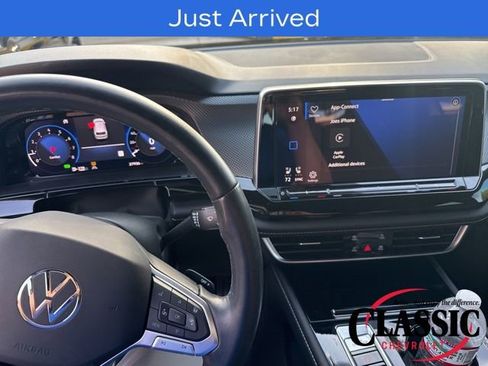 Used 2024 Volkswagen Atlas Cross Sport SEL R-Line image 12