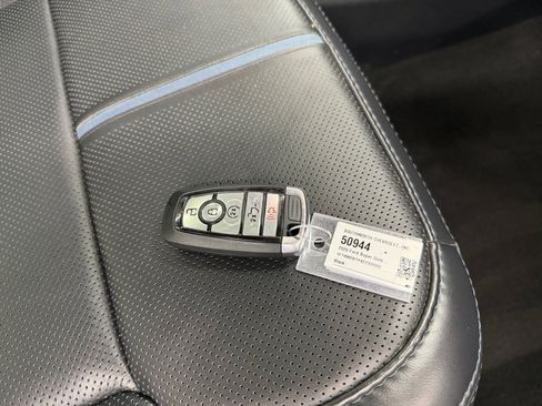 Used 2025 Ford F250 Platinum AWD/4WD image 33