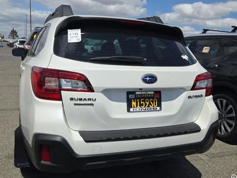 Used 2018 Subaru Outback 2.5i AWD/4WD image 3