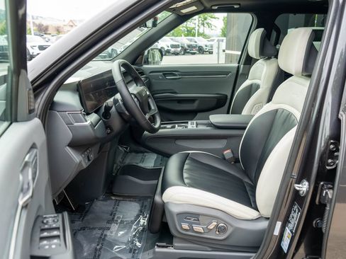 Certified 2024 Kia EV9 GT-Line AWD/4WD image 11