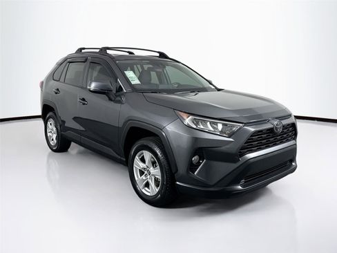 Used 2020 Toyota RAV4 XLE w/ Convenience Package image 8