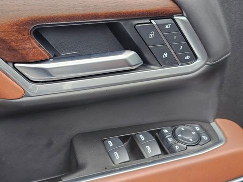 Used 2025 GMC Sierra 2500 Denali Ultimate image 26