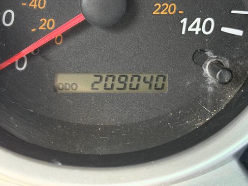 Used 2005 Toyota Highlander Limited image 18