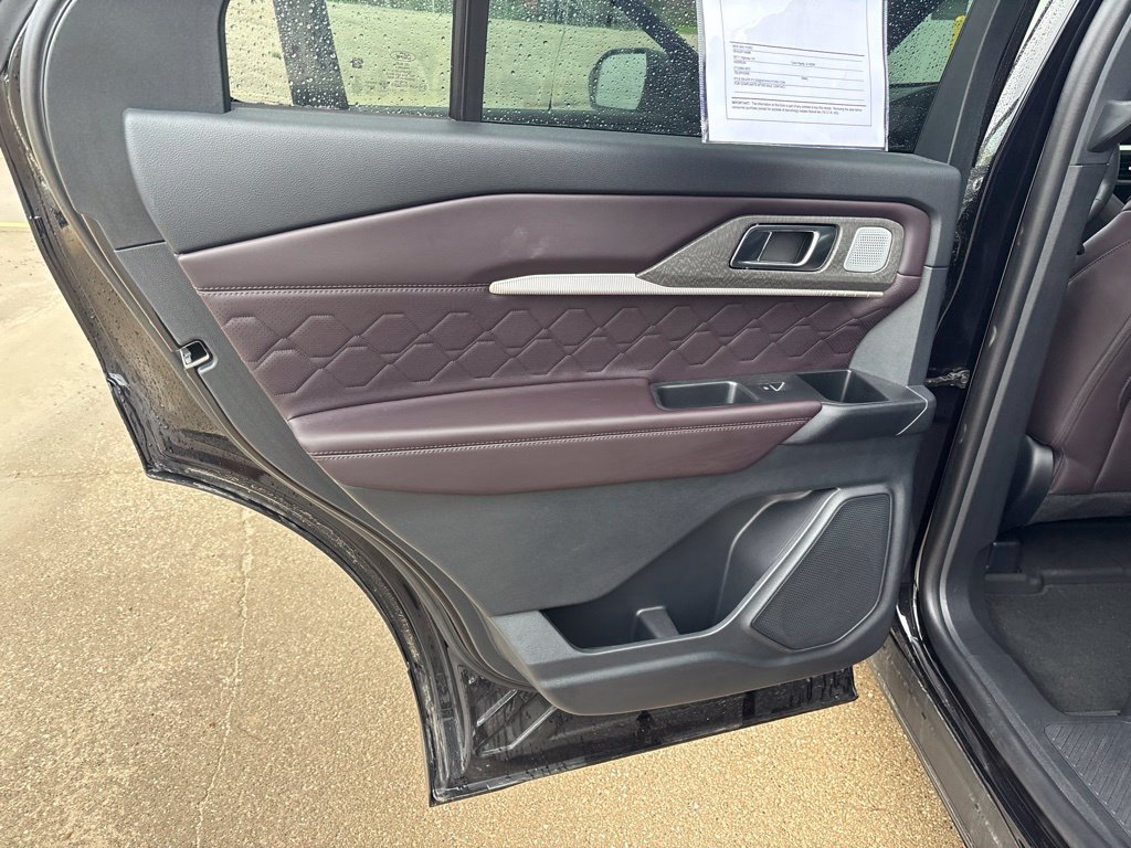 Used 2026 Ford Explorer Platinum w/ LUX Leather Package AWD/4WD image 24