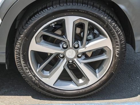 Used 2019 Hyundai Kona Limited FWD image 12