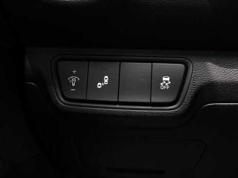 Used 2023 Kia Forte LXS w/ LXS Technology Package FWD image 9